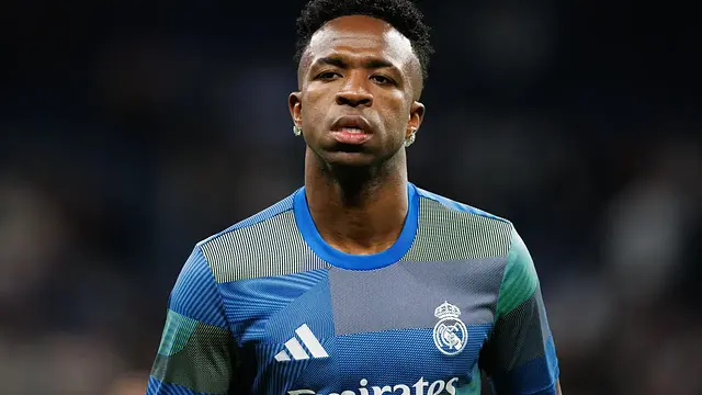 Real Madryt negocjuje transfer Yana Diomandé. W tle sytuacja Viníciusa Jr.