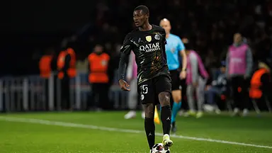 Nuno Mendes z urazem przed hitem z Barceloną. Luis Enrique uspokaja