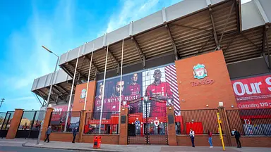 Liverpool rozważa pozyskanie Mickiego van de Vena