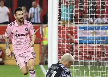 Messi o przyszłości: Cieszę się chwilą - powrót do Barcelony wciąż możliwy?