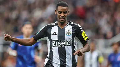 Isak desperacko walczy o transfer do Liverpoolu
