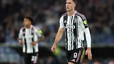 Vlahović wolnym agentem. Wstrzymał ofertę Beşiktaşu