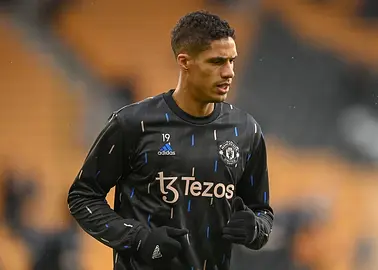 Varane ostrzega przed urazami głowy w piłce
