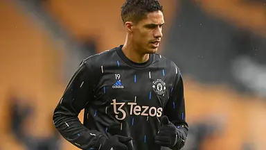 Varane ostrzega przed urazami głowy w piłce
