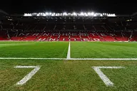 Manchester United stara się pozyskać Lewisa Halla. Newcastle oczekuje ponad 75 mln funtów