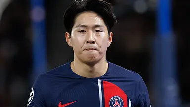 Lee Kang-in pozostaje w Paris Saint-Germain
