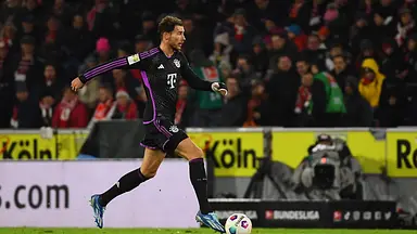 Goretzka kontaktuje się z Flickiem ws. transferu do Barcelony