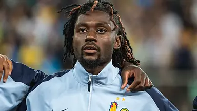 Manchester United pyta o Manu Kone z AS Roma. Trwają rozmowy transferowe