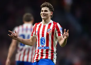 Arsenal zainteresowany Julianem Alvarezem. Barcelona szuka alternatyw na pozycję napastnika