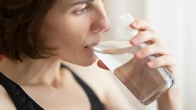 Zrównoważone nawodnienie dzięki izotonikom - co warto wiedzieć