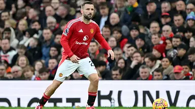 Shaw pod ostrzałem przed hitem z Liverpoolem