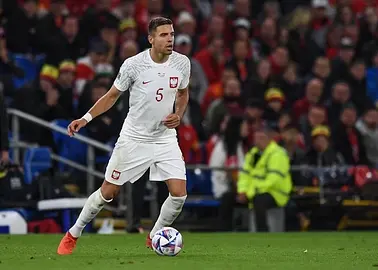 Ile zarabia Jan Bednarek? Zarobki w Southampton i reprezentacji