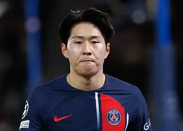 Lee Kang-in pozostaje w Paris Saint-Germain