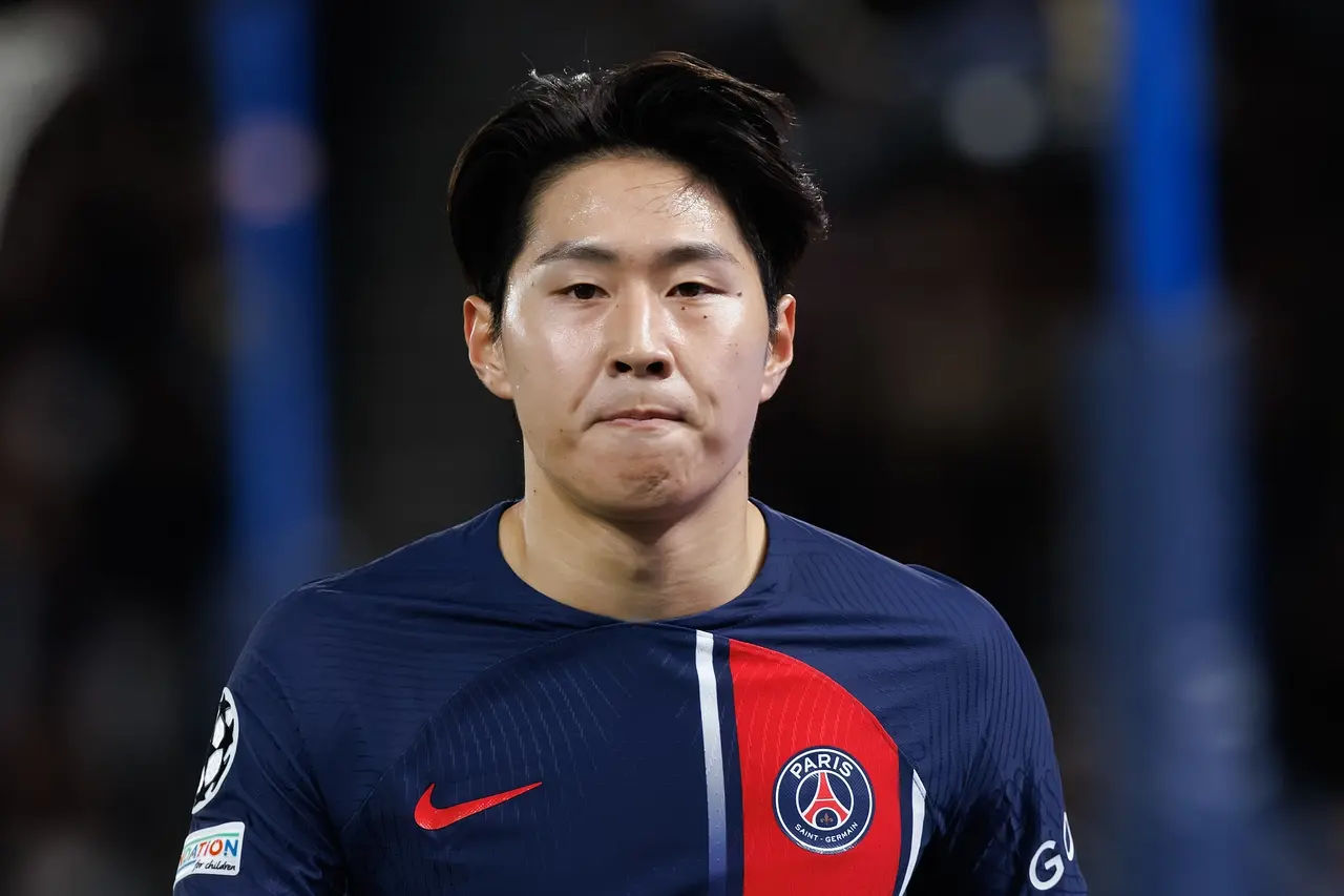 Lee Kang-in pozostaje w Paris Saint-Germain