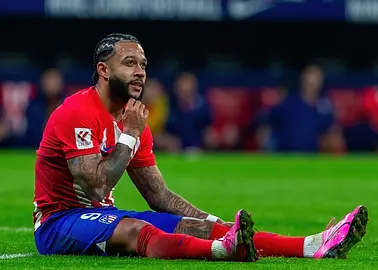 Memphis Depay zaprasza Neymara do Corinthians