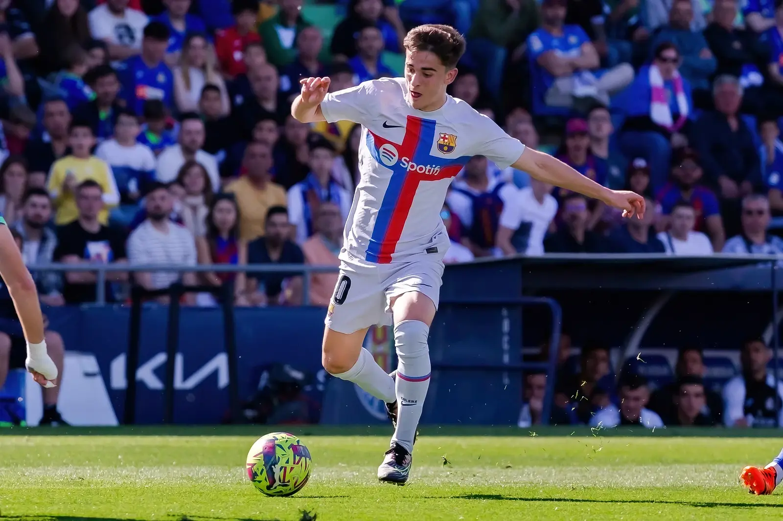 Gavi bliski powrotu na boisko po operacji kolana