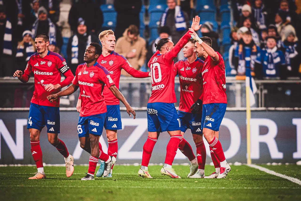 Raków Częstochowa przegrywa z Fiorentiną w doliczonym czasie