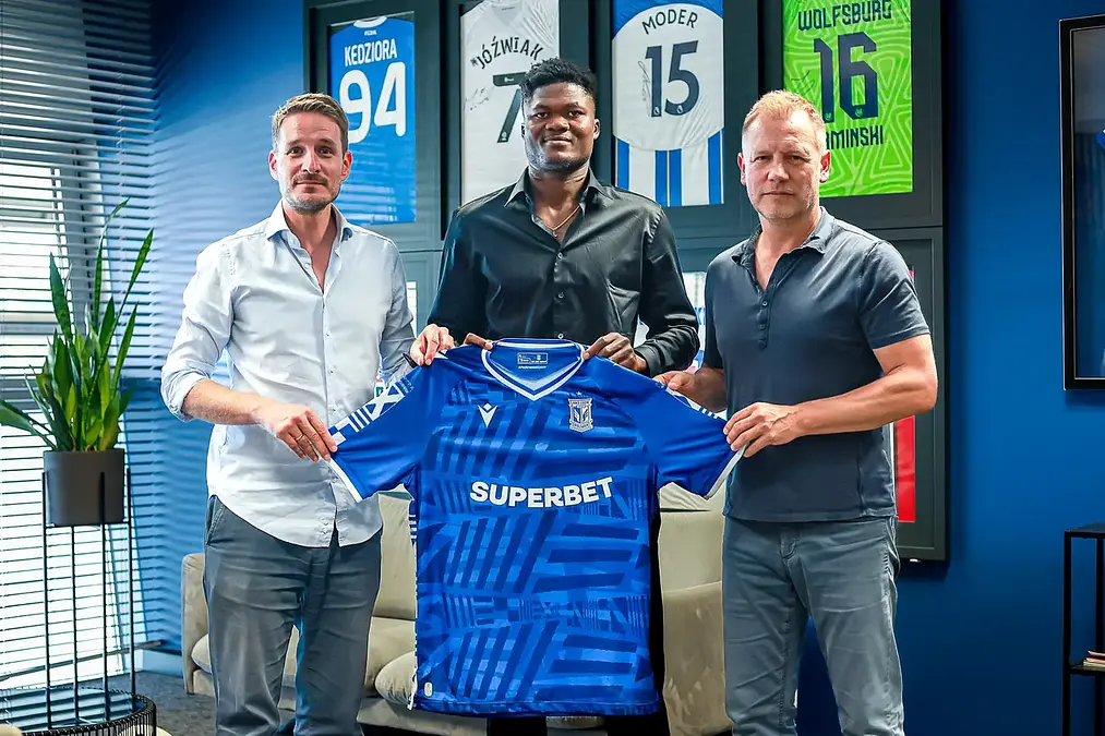 Oficjalnie: Terry Yegbe nowym piłkarzem Lecha Poznań. Hitowy transfer Kolejorza