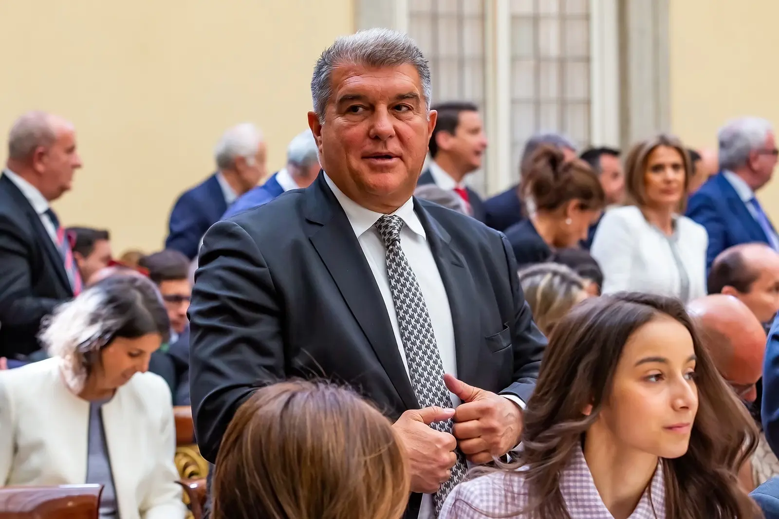 Wybory na prezydenta Barcelony: Laporta kontra Xavi