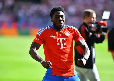 Manchester United chce Alphonso Daviesa i Theo Hernándeza