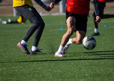 Drybling piłkarski – na czym polega kiwanie i jakie są techniki?