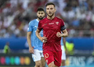 Rakitic żegna się z pracownikami klubu. Jest o krok od wyjazdu do Arabii Saudyjskiej