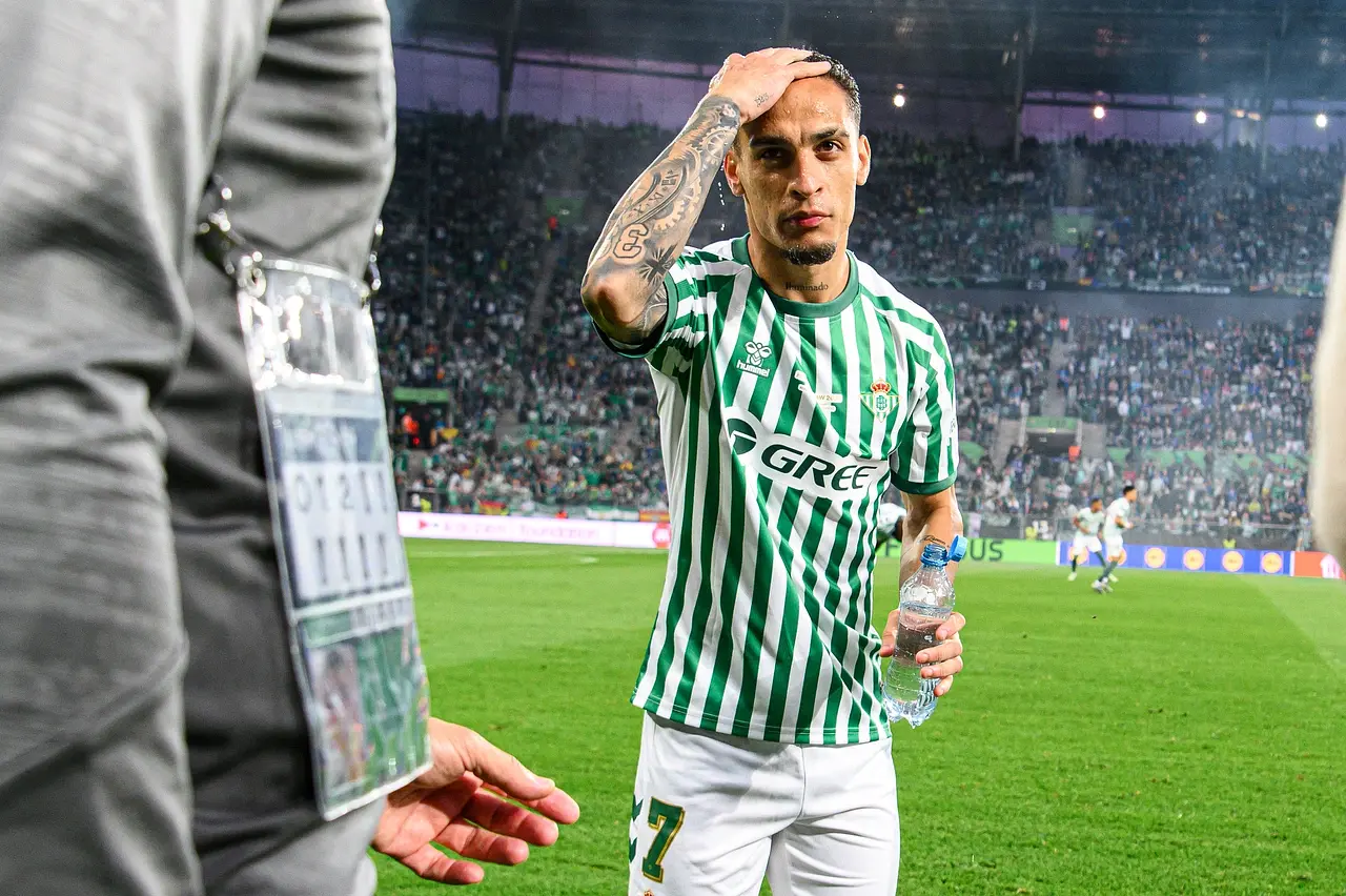 Antony na wylocie z United. Real Betis walczy o powrót
