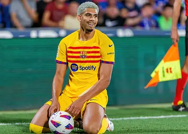 Ronald Araujo strzela zwycięskiego gola dla Barcelony